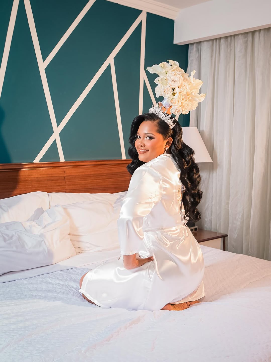 Bride doing makeup and hair in Panama