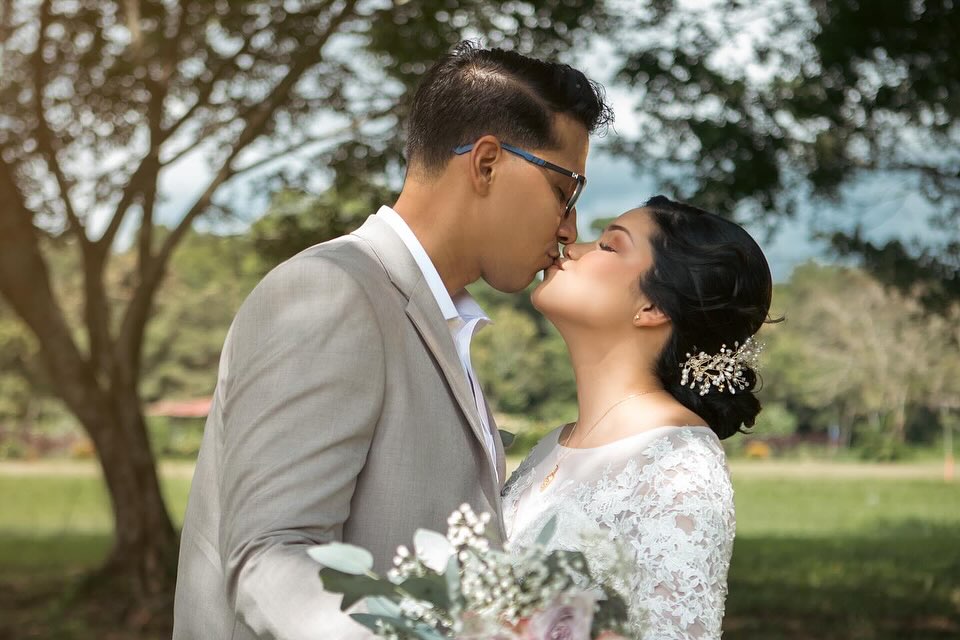 Flawless bridal hair outdoor beach wedding