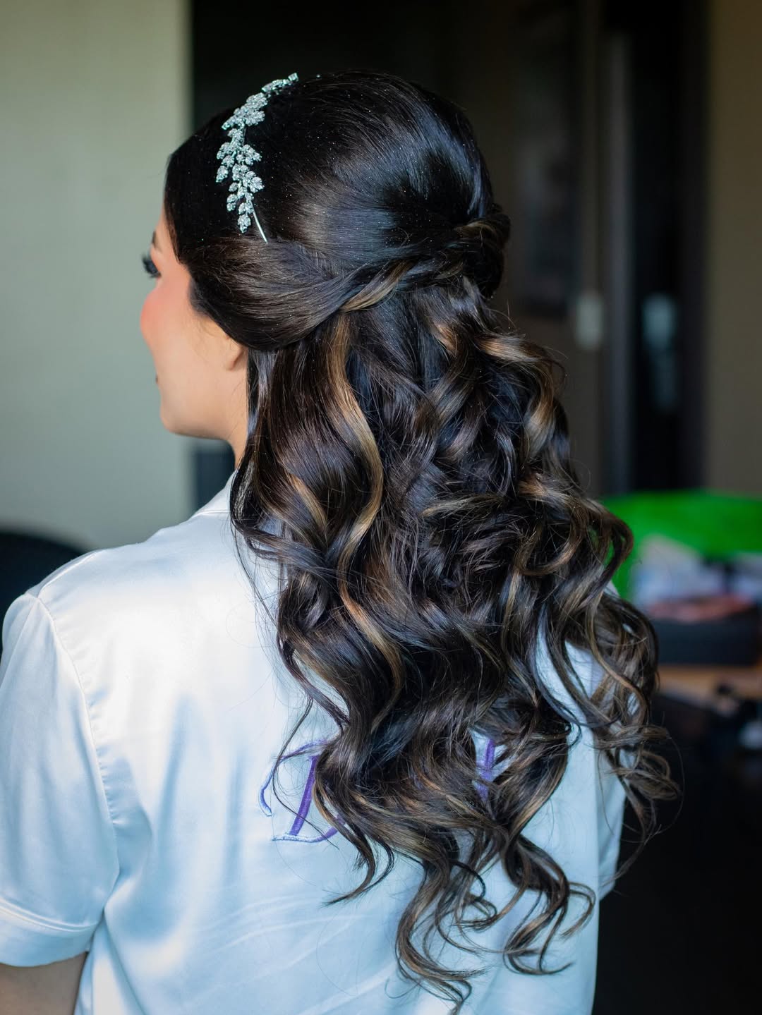 Defined bridal waves humidity proof