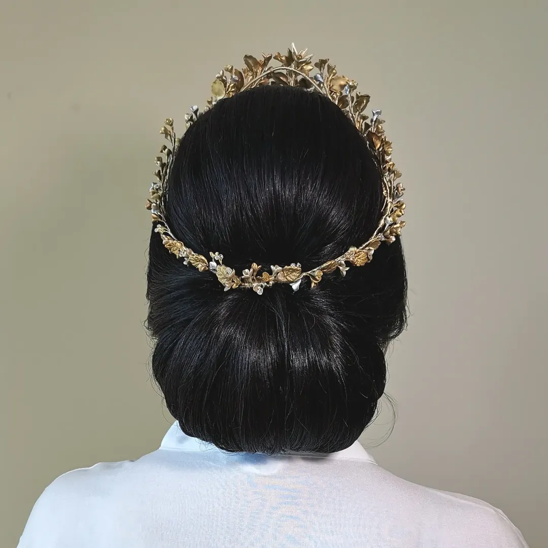 High bridal bun for daytime wedding